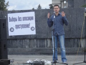 Илья Яшина на митинге в Красноярске